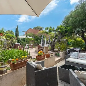 Clos Victor Spacieux 2 Pieces Apartment
